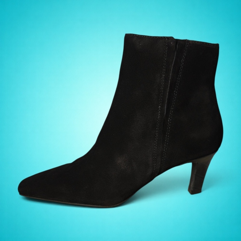 New Women's Donald Pliner Banter Black Suede Ankle Boots, Size 8.5 M.